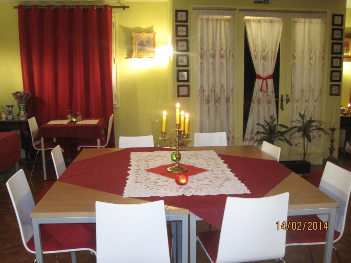 Hotel Le Commerce Neuville  Eksteriør billede
