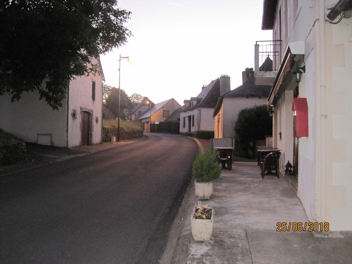 Hotel Le Commerce Neuville  Eksteriør billede